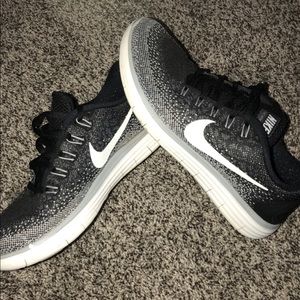 Nike tennis shoes